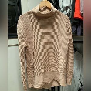 Vince Camuto Tunic Sweater. Fits oversized